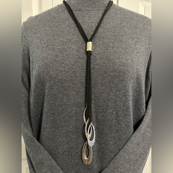 Jewelry - Elegant Gold Silver and Black Suede Leather Necklace